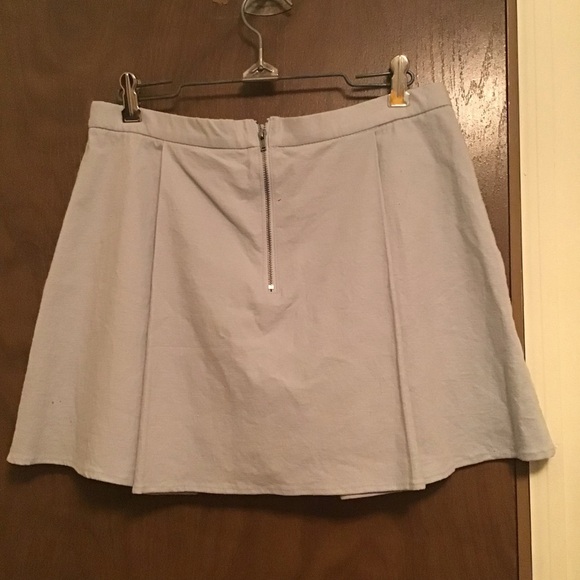 Bcbgenerations skirt - Picture 2 of 3